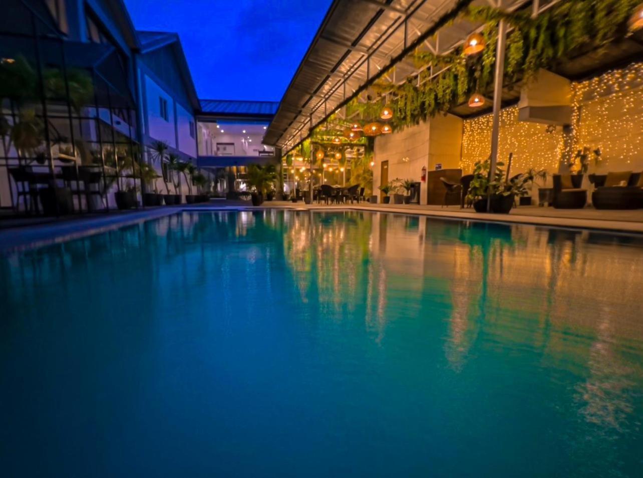 Hotel Halo Angeles City Exterior foto